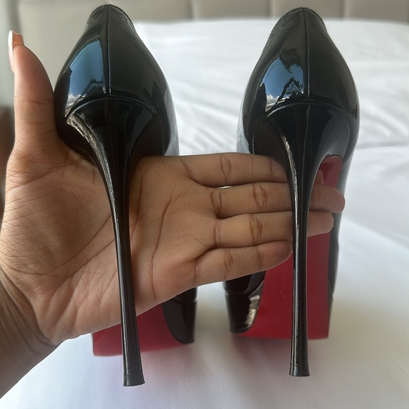 CHRISTIAN LOUBOUTIN
Patent Dirditta 130 Platform Pumps EU 39 Black - Picture 13 of 15